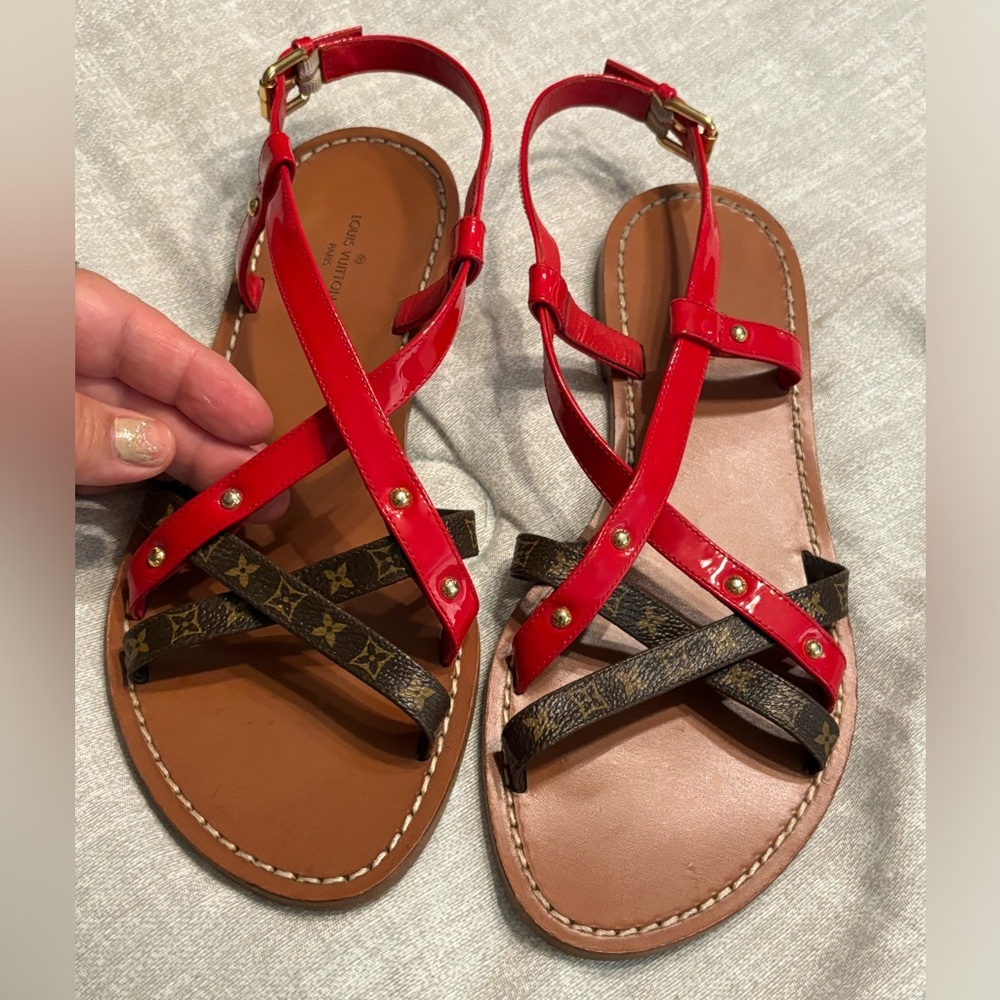 Authentic 💁🏻‍♀️Louis Vuitton  pretty sandals( size 37-1/2/7-5) - Picture 13 of 17